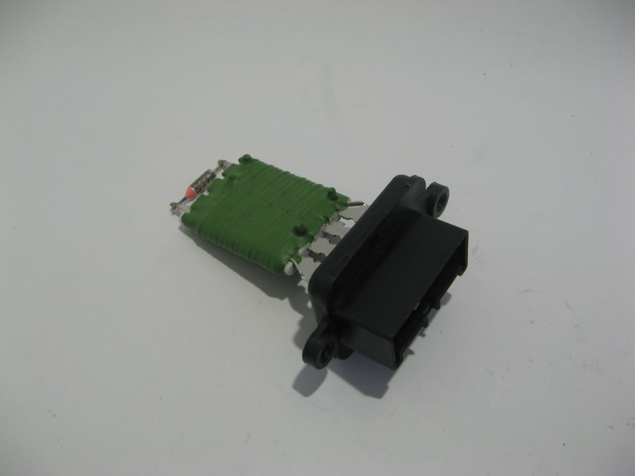 Резистор вентилятора печки THERMOTEC DEF003TT