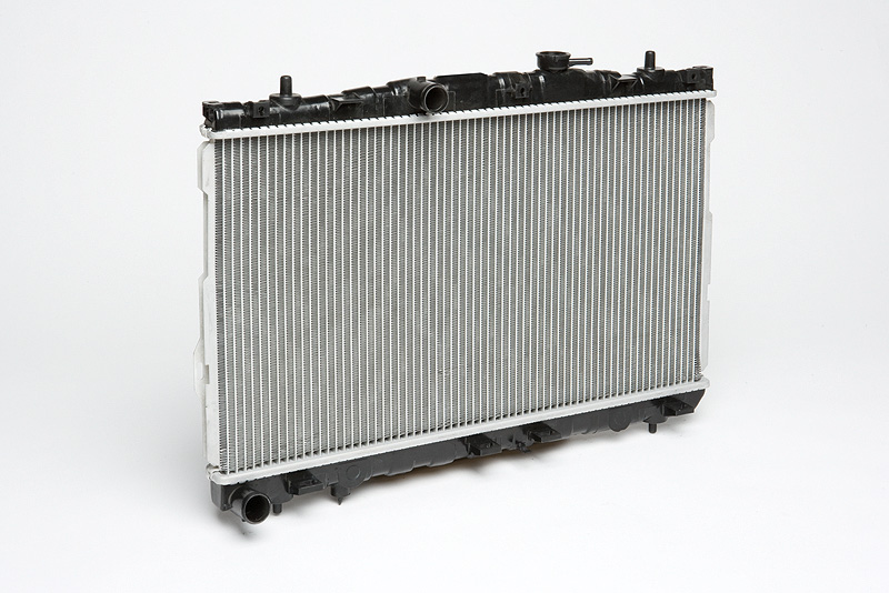 Радиатор охлаждения двигателя LUZAR LRCHUEL001D1