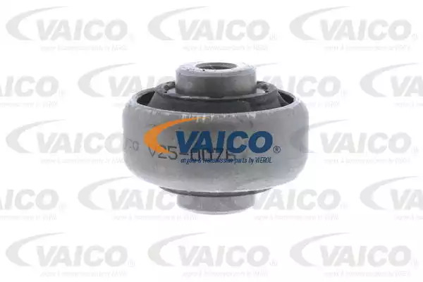 Сайлентблок переднего рычага VAICO V250076